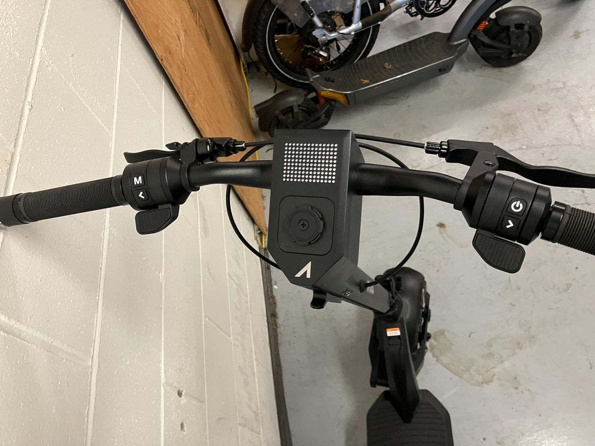 Apollo Phantom 2.0 Electric Scooter – Refurbished – High Performance