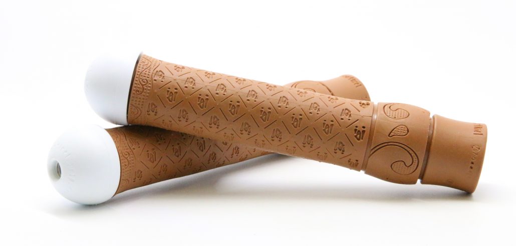 IGI SENTINEL GRIPS (BROWN with WHITE Embouts de Guidons)